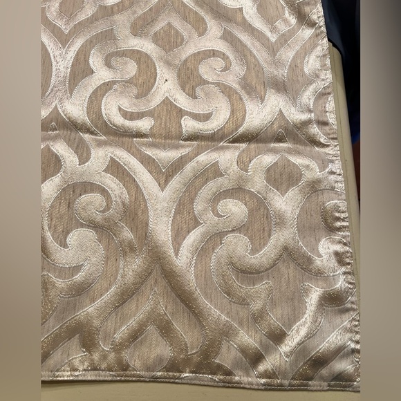 Williams Sonoma Beige Patterned Table Runner - Picture 2 of 2